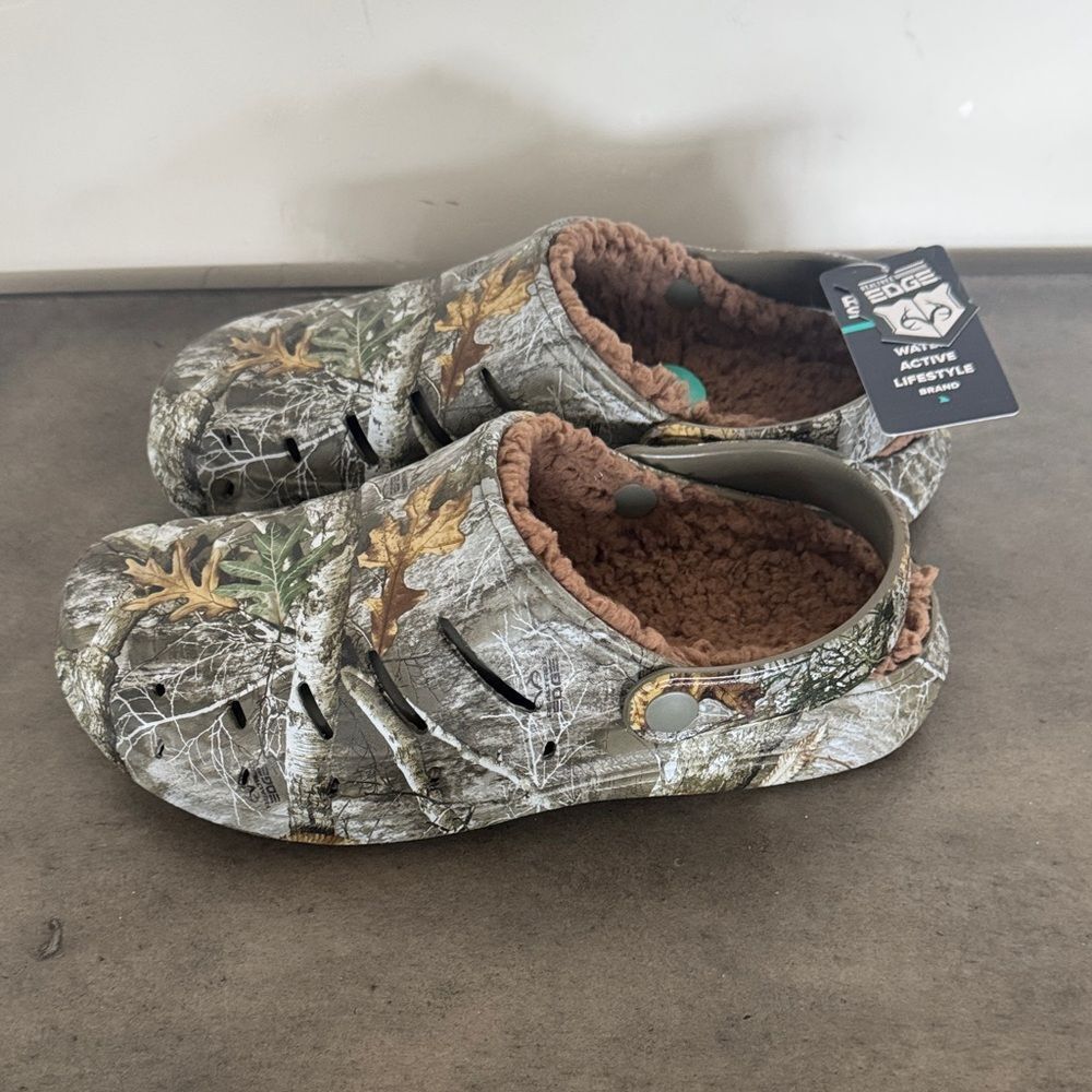 Rugged Shark Real Tree Men’s Camouflage Lined EVA Clogs Comfortable Size 8 NWT